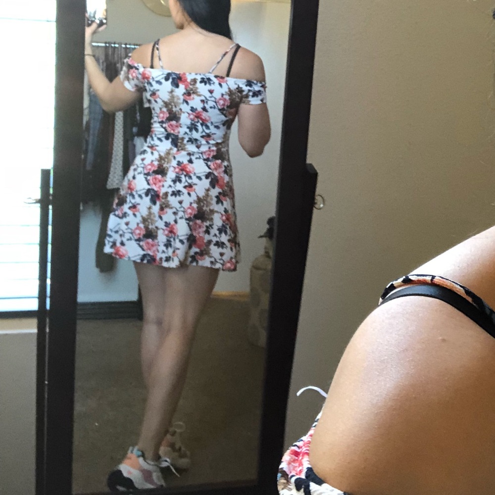 Floral mini dress - Picture 3 of 3